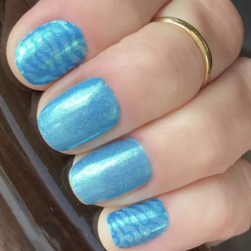 *Retired* Color Street: Like Woah | Blue Green Duochrome 90s Abstract Ombre - Picture 5 of 12